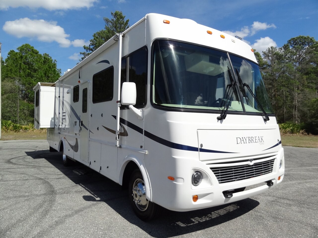 2005 Damon Day Break 3272  Class A - Photo 9 - Deland, FL 32720