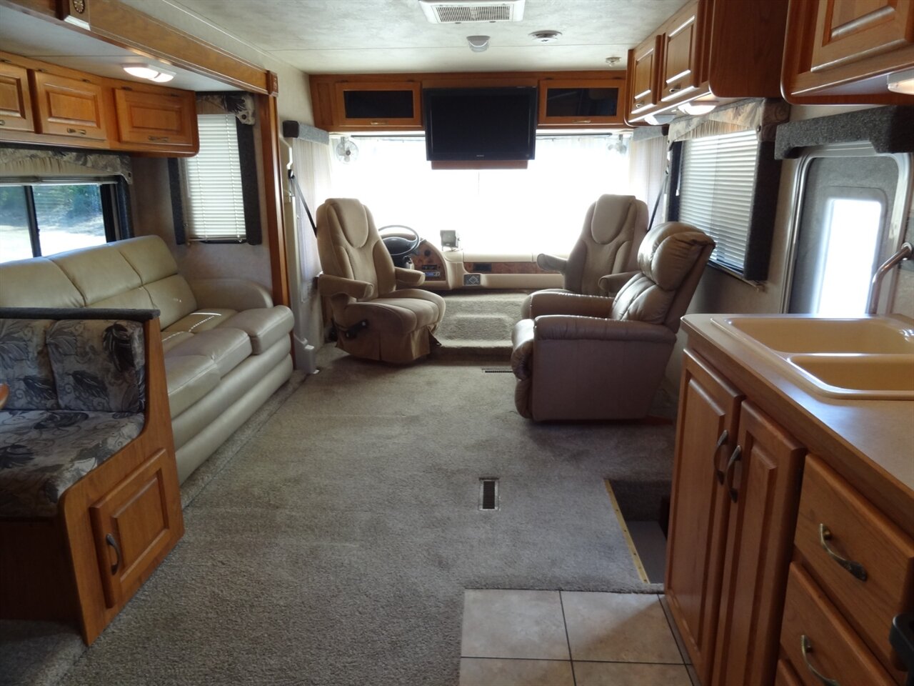 2005 Damon Day Break 3272  Class A - Photo 88 - Deland, FL 32720