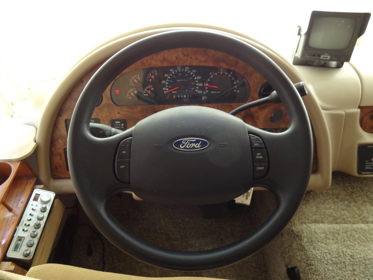 2005 Damon Day Break 3272  Class A - Photo 51 - Deland, FL 32720