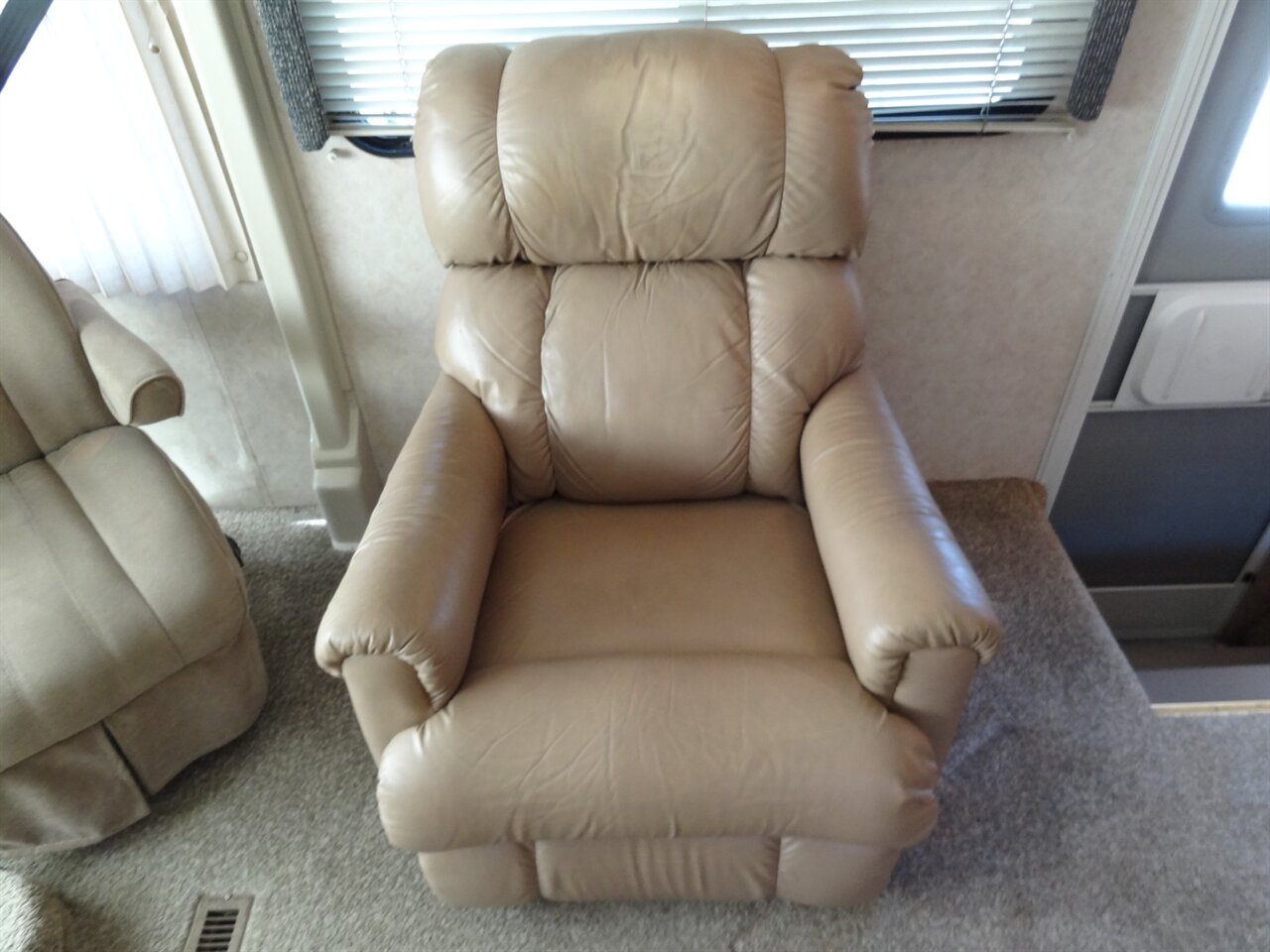 2005 Damon Day Break 3272  Class A - Photo 94 - Deland, FL 32720