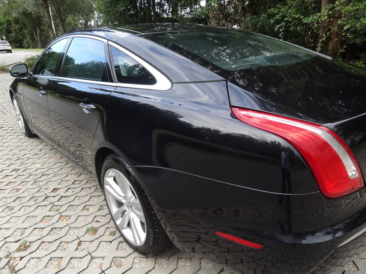 2012 Jaguar XJL Portfolio Premium - Photo 10 - Deland, FL 32720