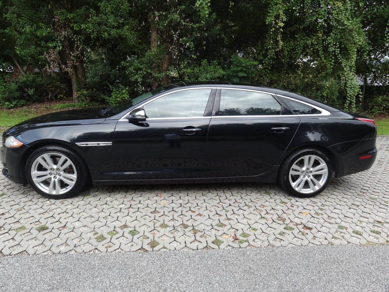 2012 Jaguar XJL Portfolio Premium - Photo 13 - Deland, FL 32720