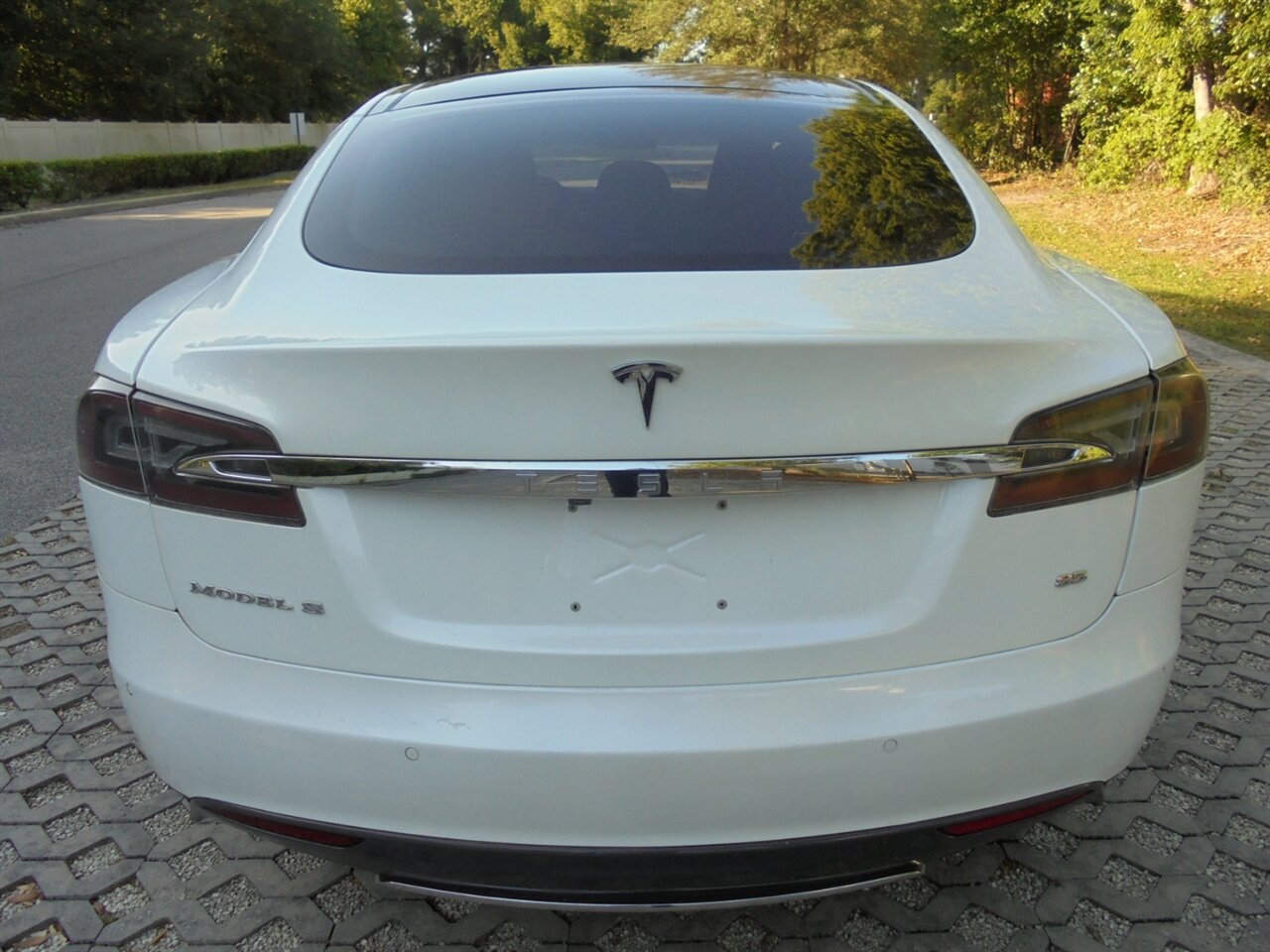 2015 Tesla Model S 85  Premium - Photo 14 - Deland, FL 32720