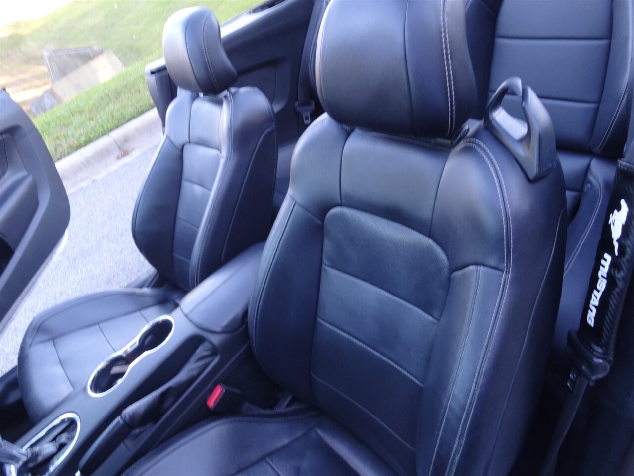 2015 Ford Mustang EcoBoost Premium   - Photo 37 - Deland, FL 32720