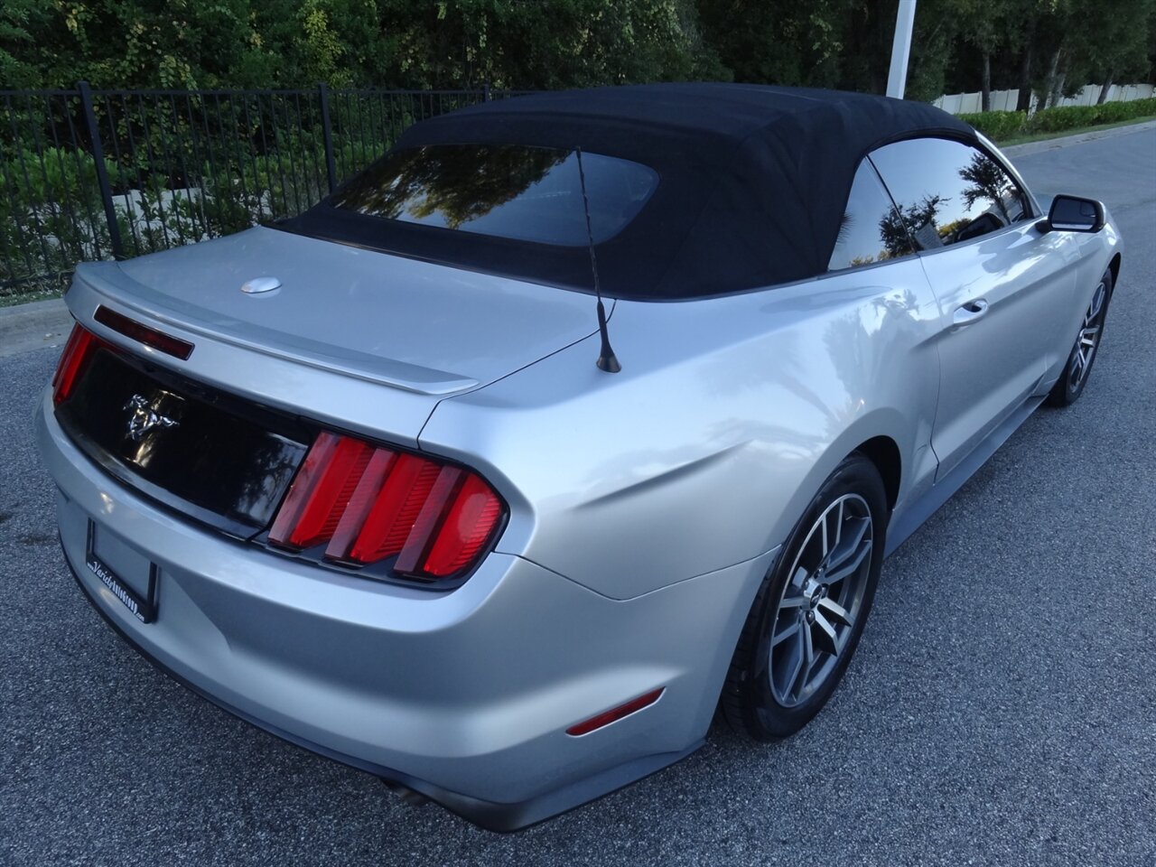 2015 Ford Mustang EcoBoost Premium   - Photo 7 - Deland, FL 32720