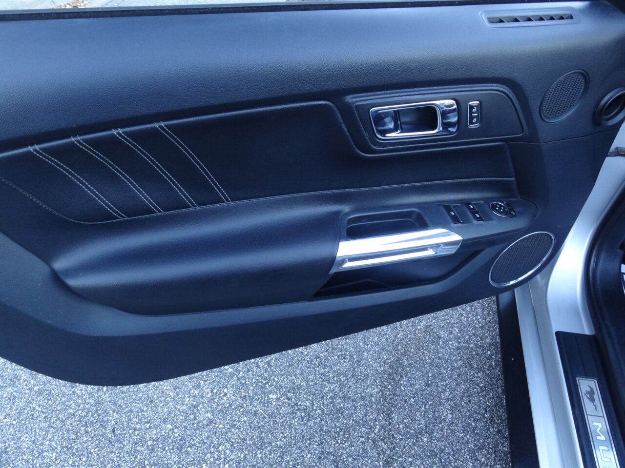 2015 Ford Mustang EcoBoost Premium   - Photo 34 - Deland, FL 32720