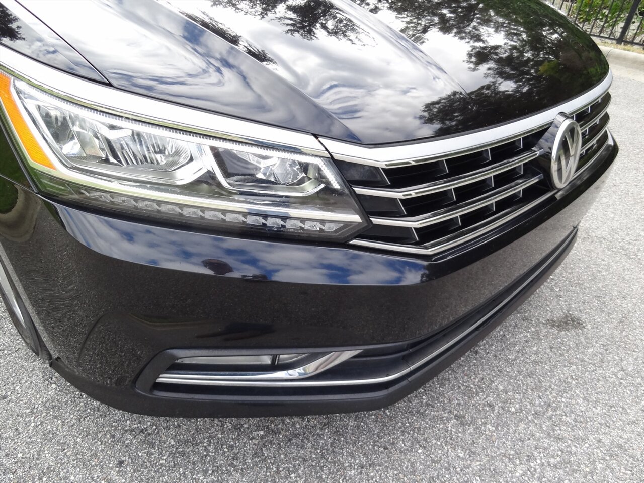 2018 Volkswagen Passat 2.0T SE   - Photo 6 - Deland, FL 32720
