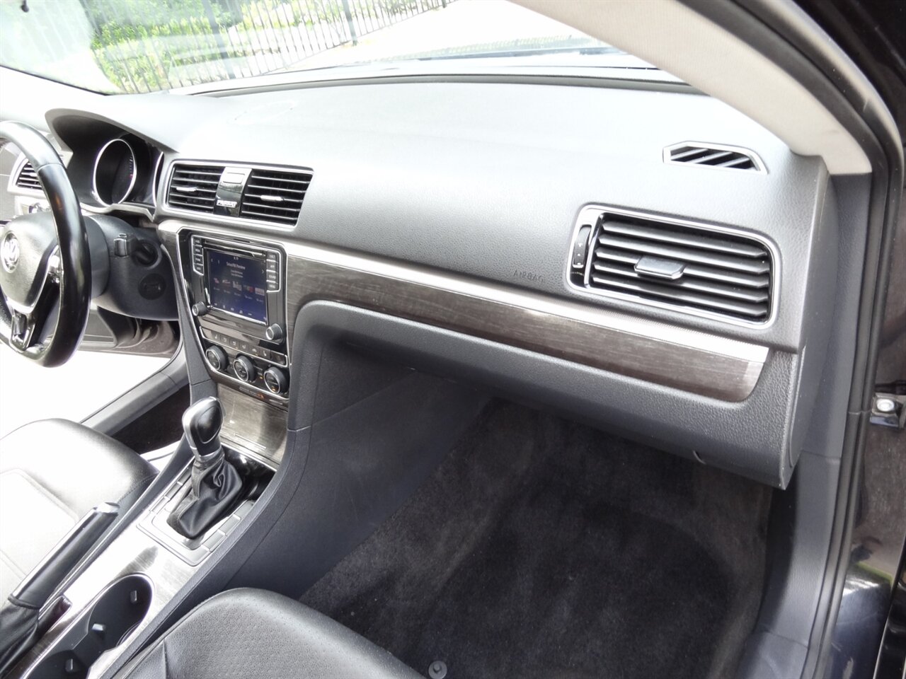 2018 Volkswagen Passat 2.0T SE   - Photo 42 - Deland, FL 32720