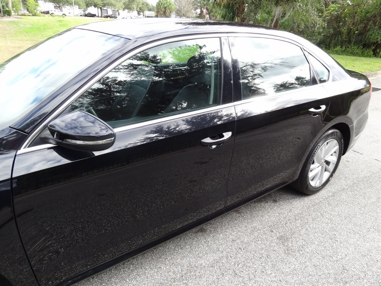 2018 Volkswagen Passat 2.0T SE   - Photo 11 - Deland, FL 32720