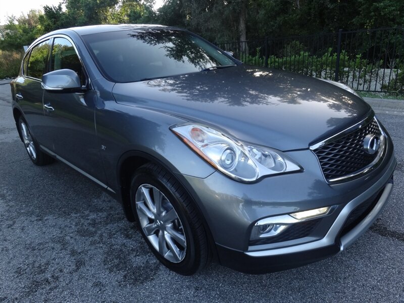 2017 INFINITI QX50 Premium  