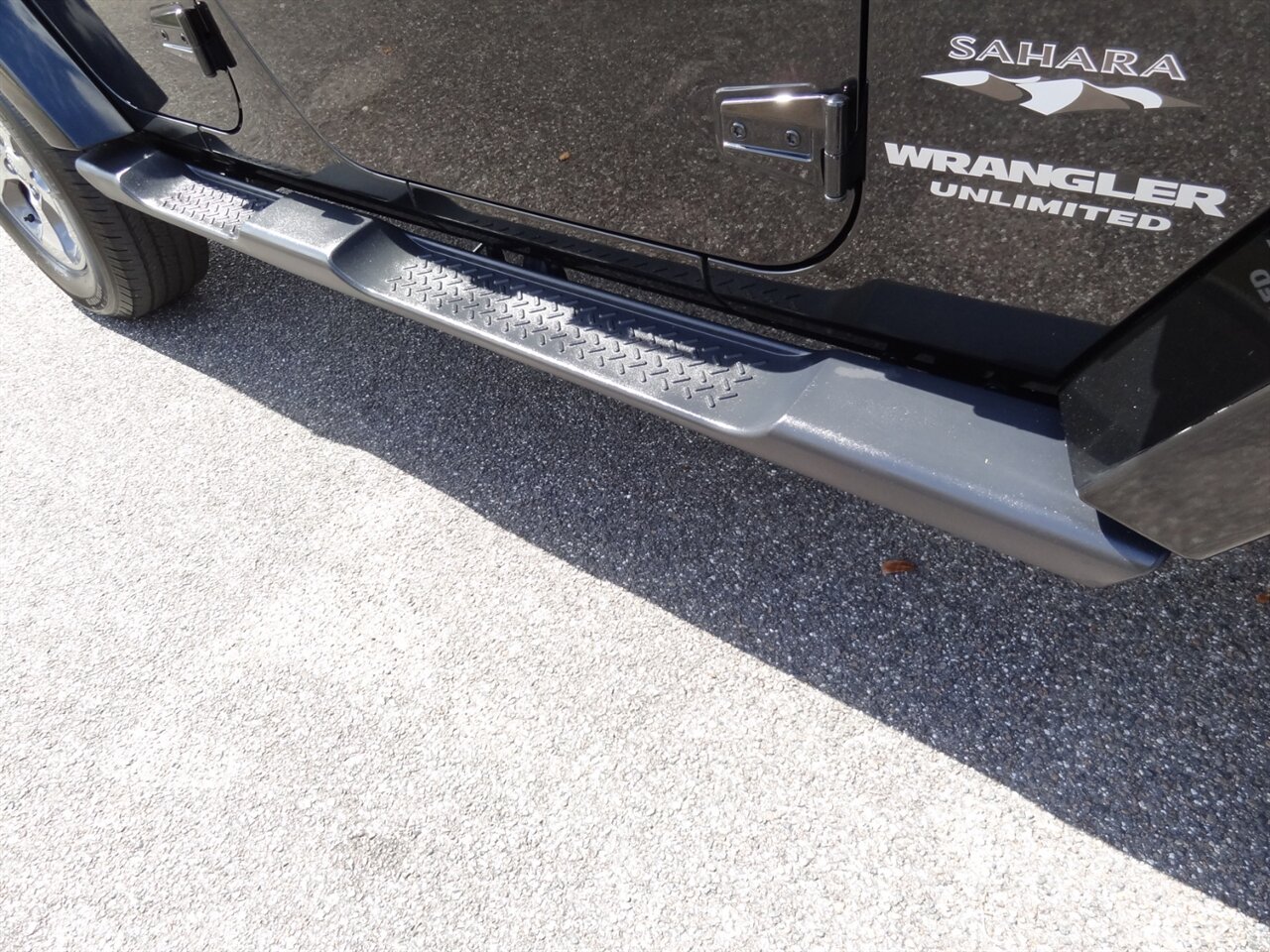 2017 Jeep Wrangler Unlimited Sahara   - Photo 14 - Deland, FL 32720