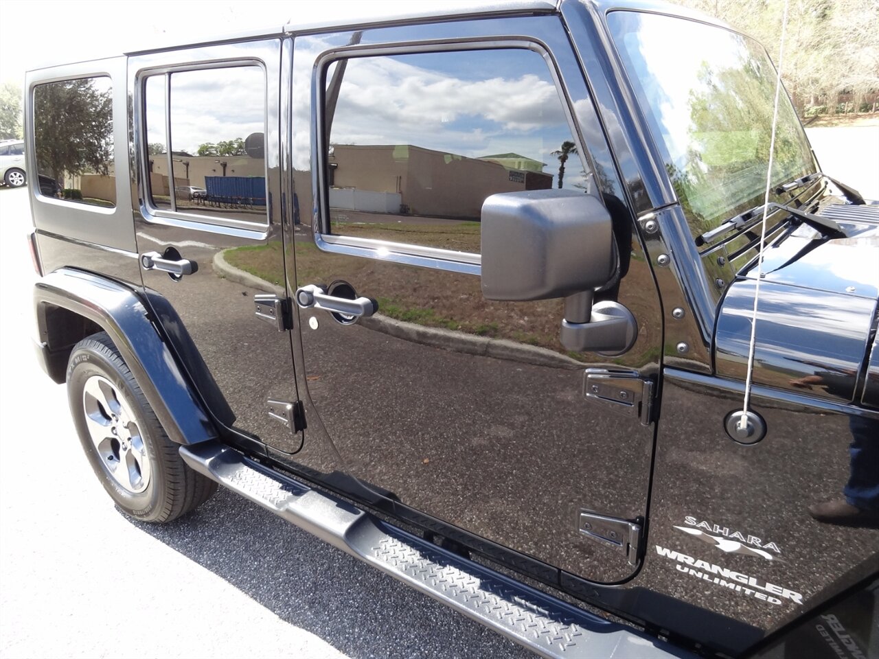 2017 Jeep Wrangler Unlimited Sahara   - Photo 12 - Deland, FL 32720