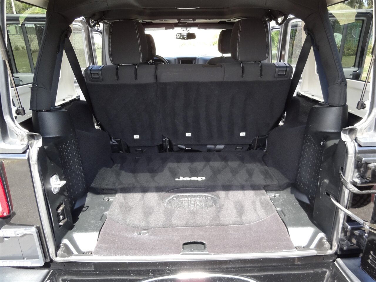 2017 Jeep Wrangler Unlimited Sahara   - Photo 44 - Deland, FL 32720