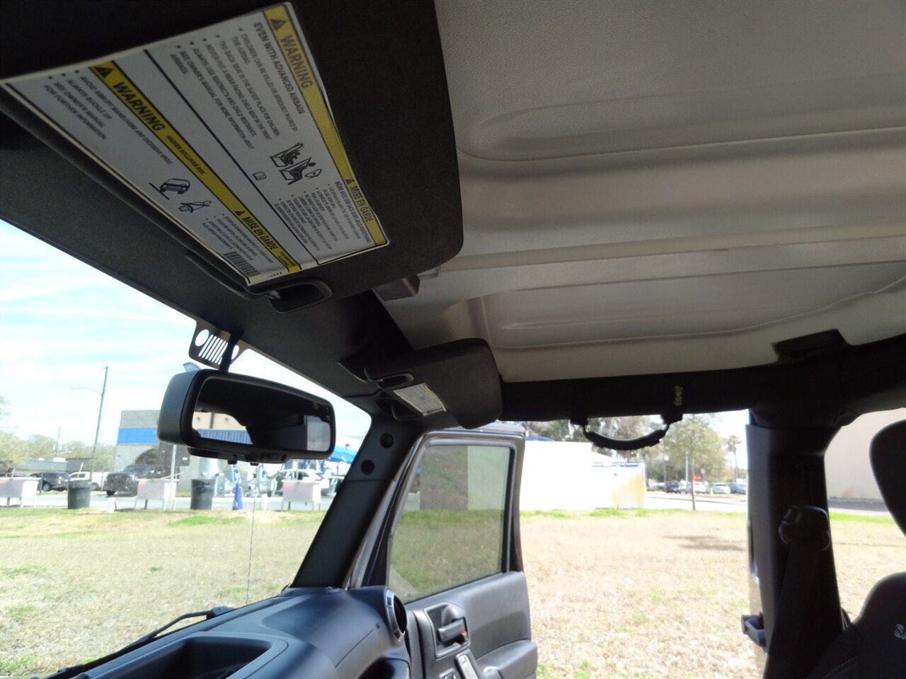 2017 Jeep Wrangler Unlimited Sahara   - Photo 38 - Deland, FL 32720