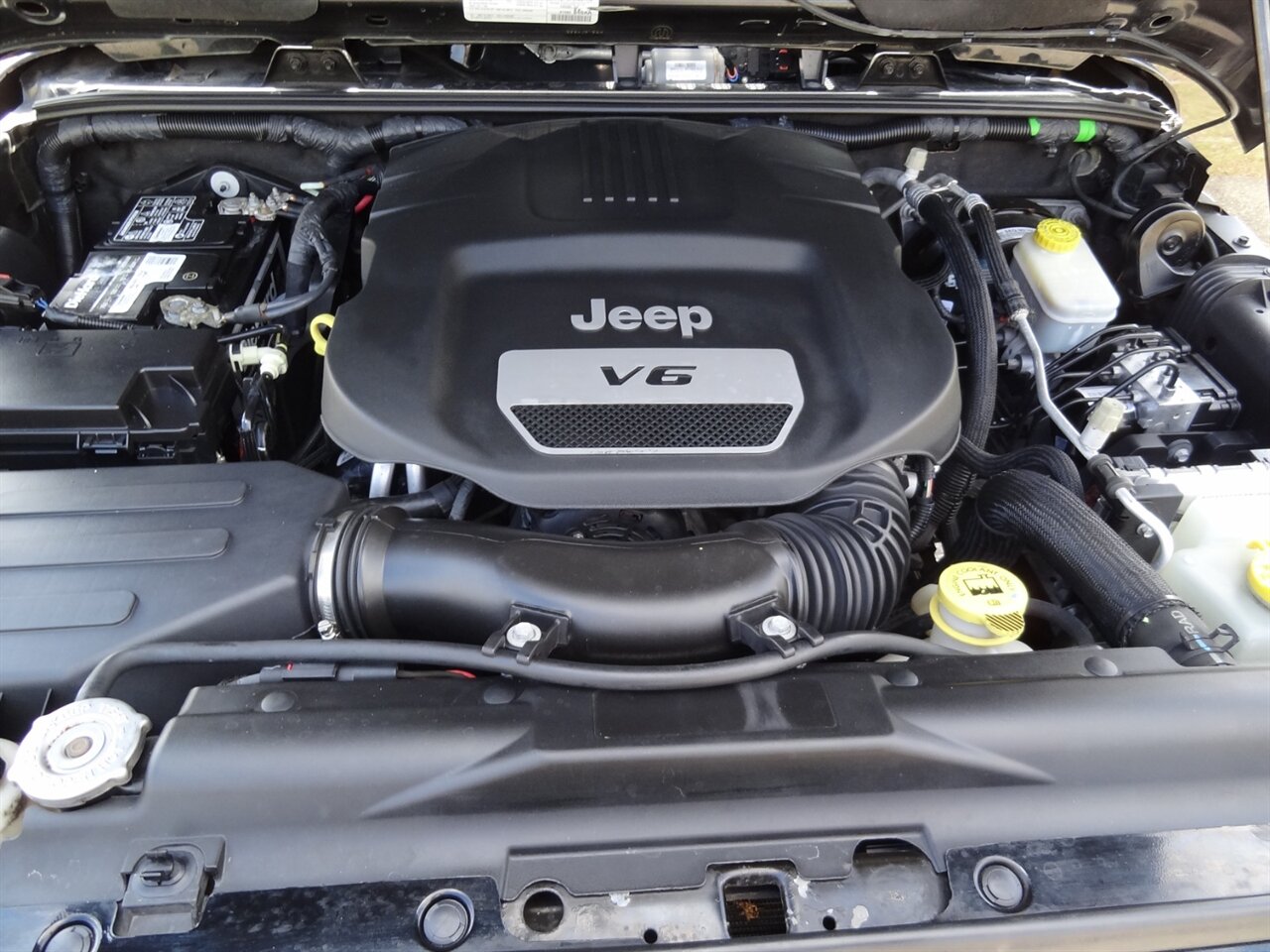 2017 Jeep Wrangler Unlimited Sahara   - Photo 31 - Deland, FL 32720