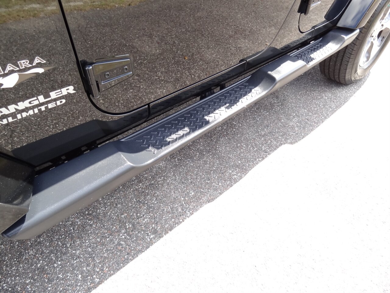 2017 Jeep Wrangler Unlimited Sahara   - Photo 15 - Deland, FL 32720