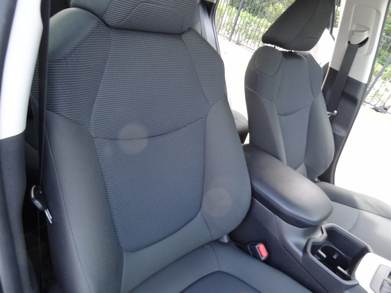 2022 Toyota RAV4 LE - Photo 39 - Deland, FL 32720