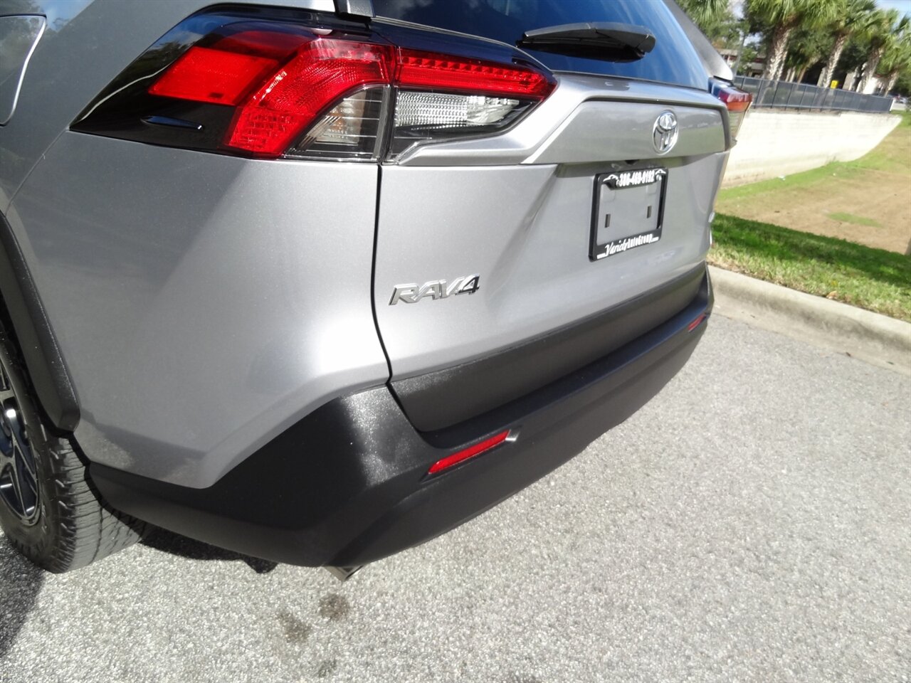 2022 Toyota RAV4 LE - Photo 21 - Deland, FL 32720