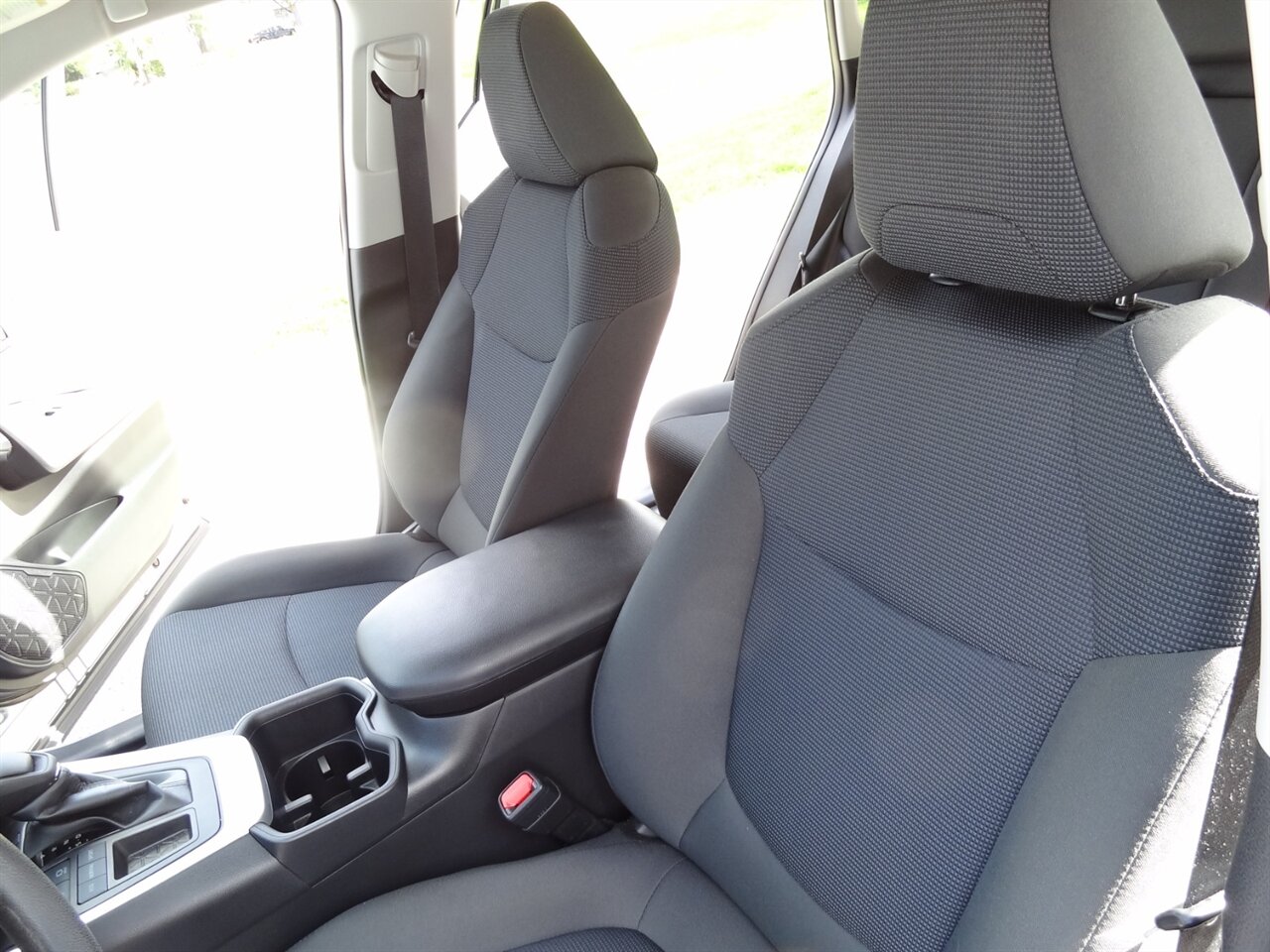 2022 Toyota RAV4 LE - Photo 30 - Deland, FL 32720