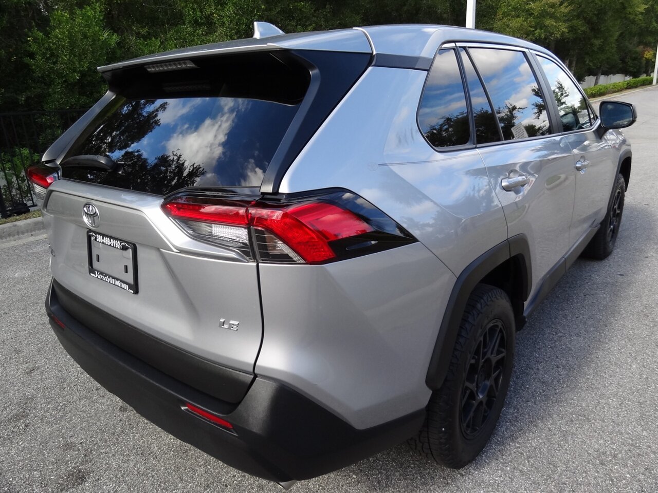 2022 Toyota RAV4 LE - Photo 3 - Deland, FL 32720