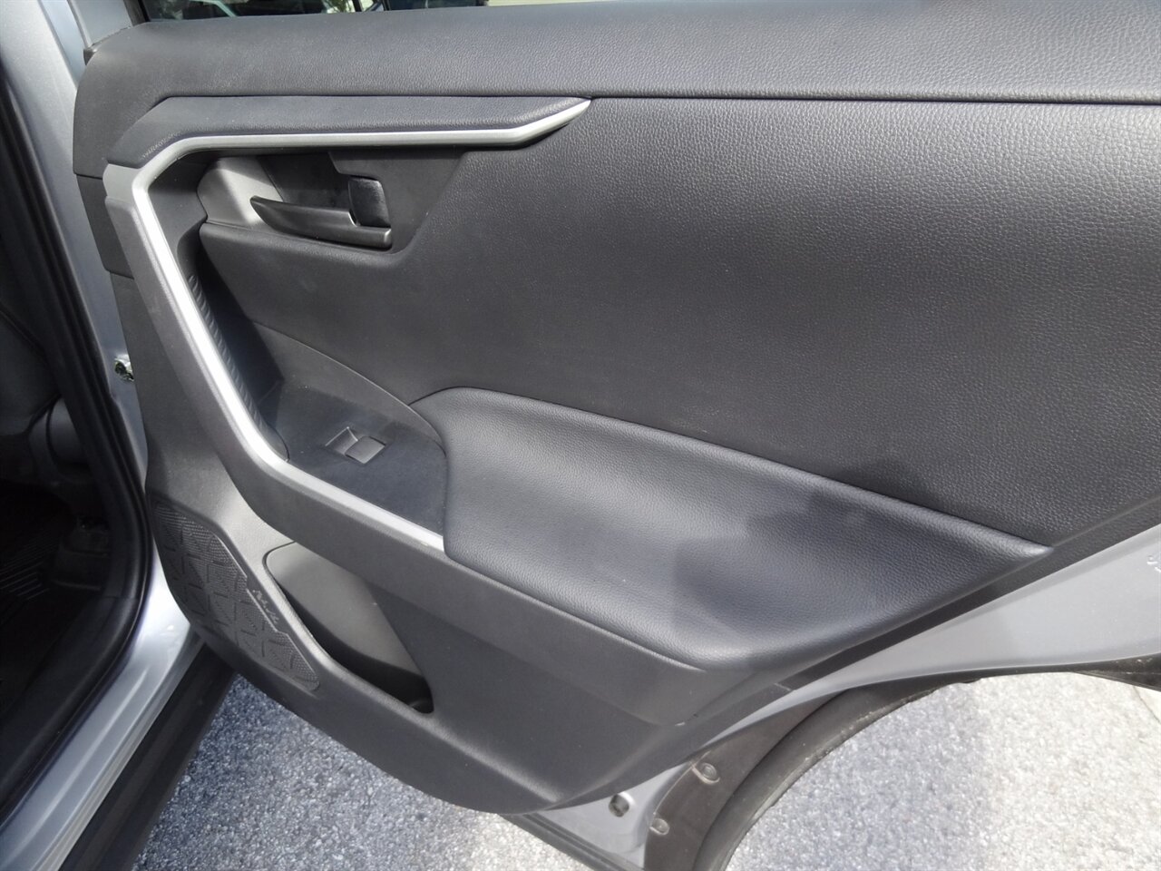 2022 Toyota RAV4 LE - Photo 37 - Deland, FL 32720