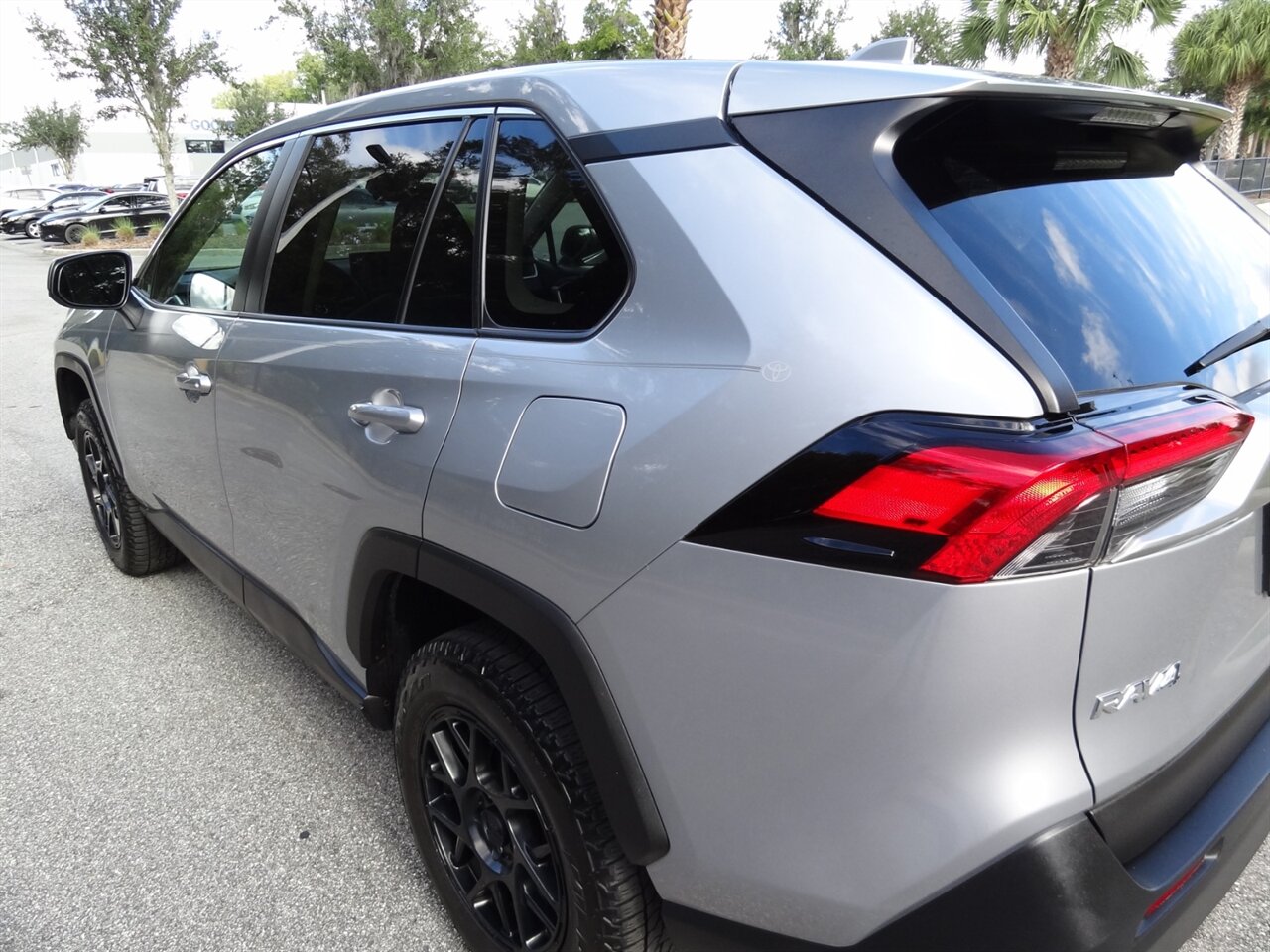 2022 Toyota RAV4 LE - Photo 12 - Deland, FL 32720