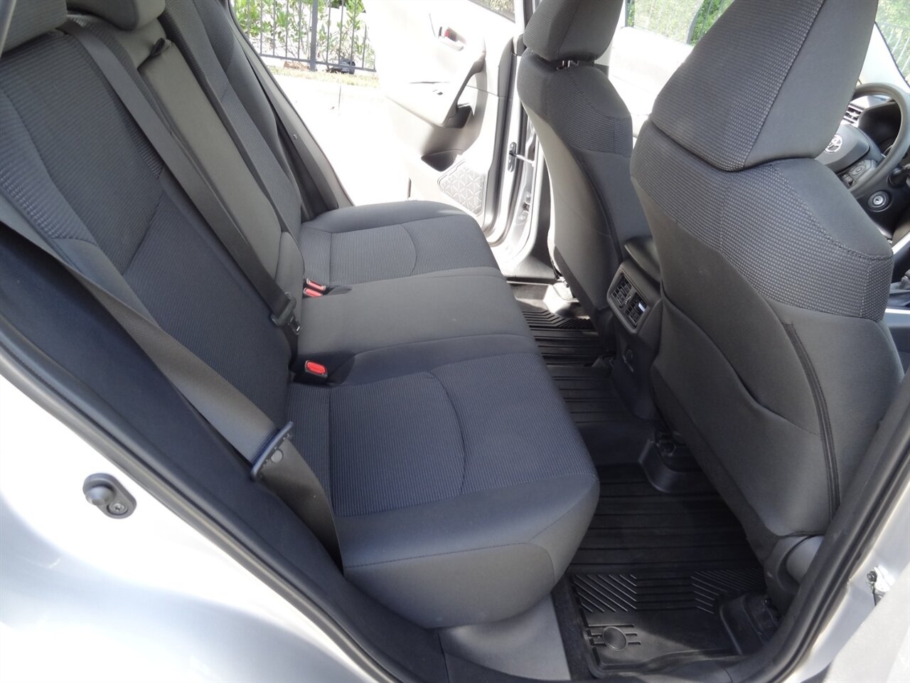 2022 Toyota RAV4 LE - Photo 34 - Deland, FL 32720