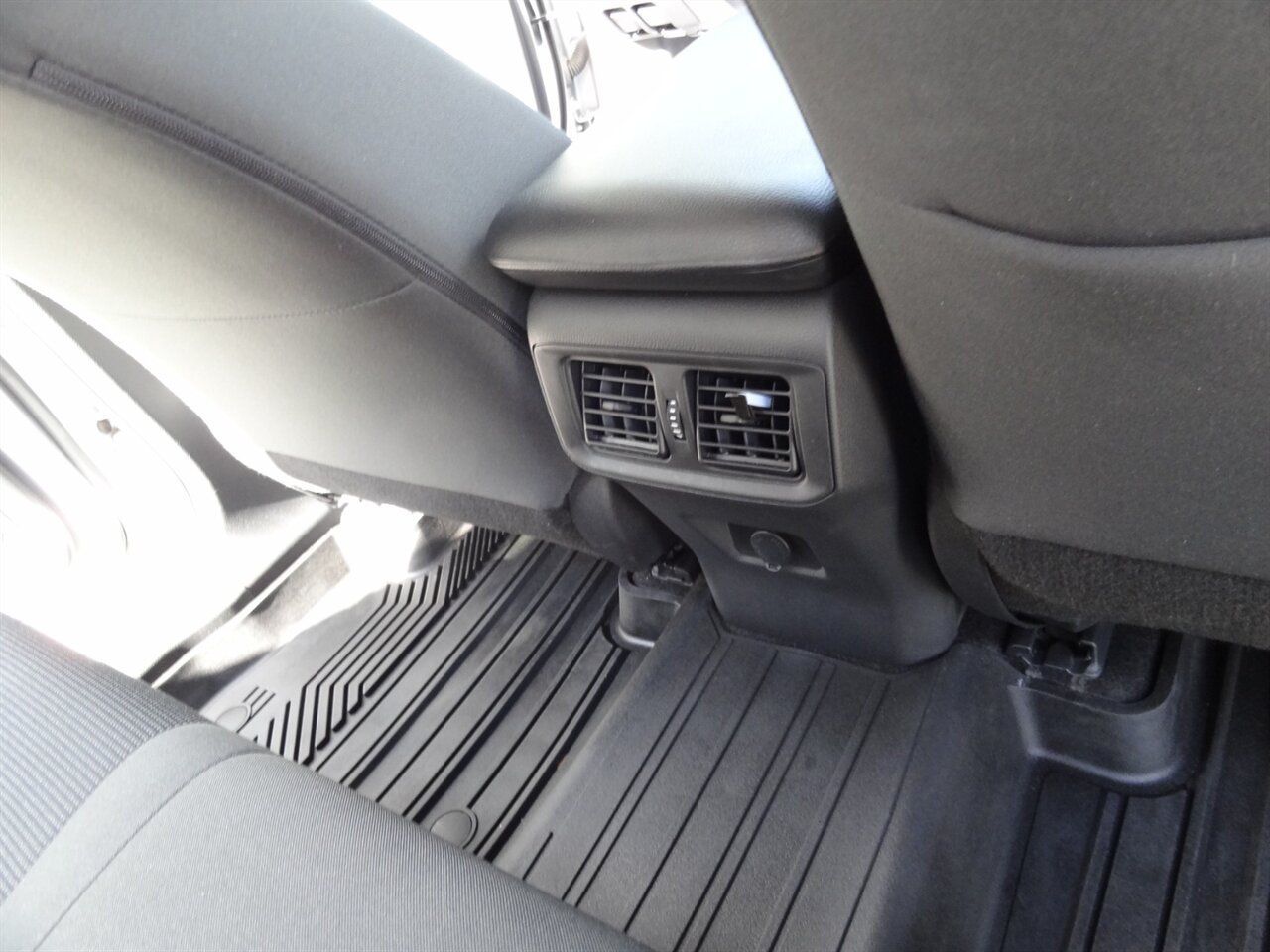 2022 Toyota RAV4 LE - Photo 35 - Deland, FL 32720