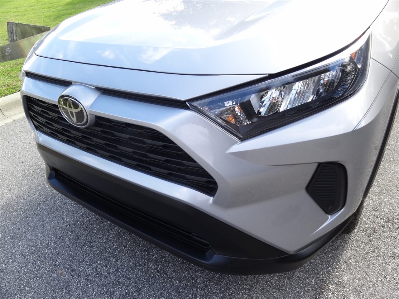 2022 Toyota RAV4 LE - Photo 7 - Deland, FL 32720