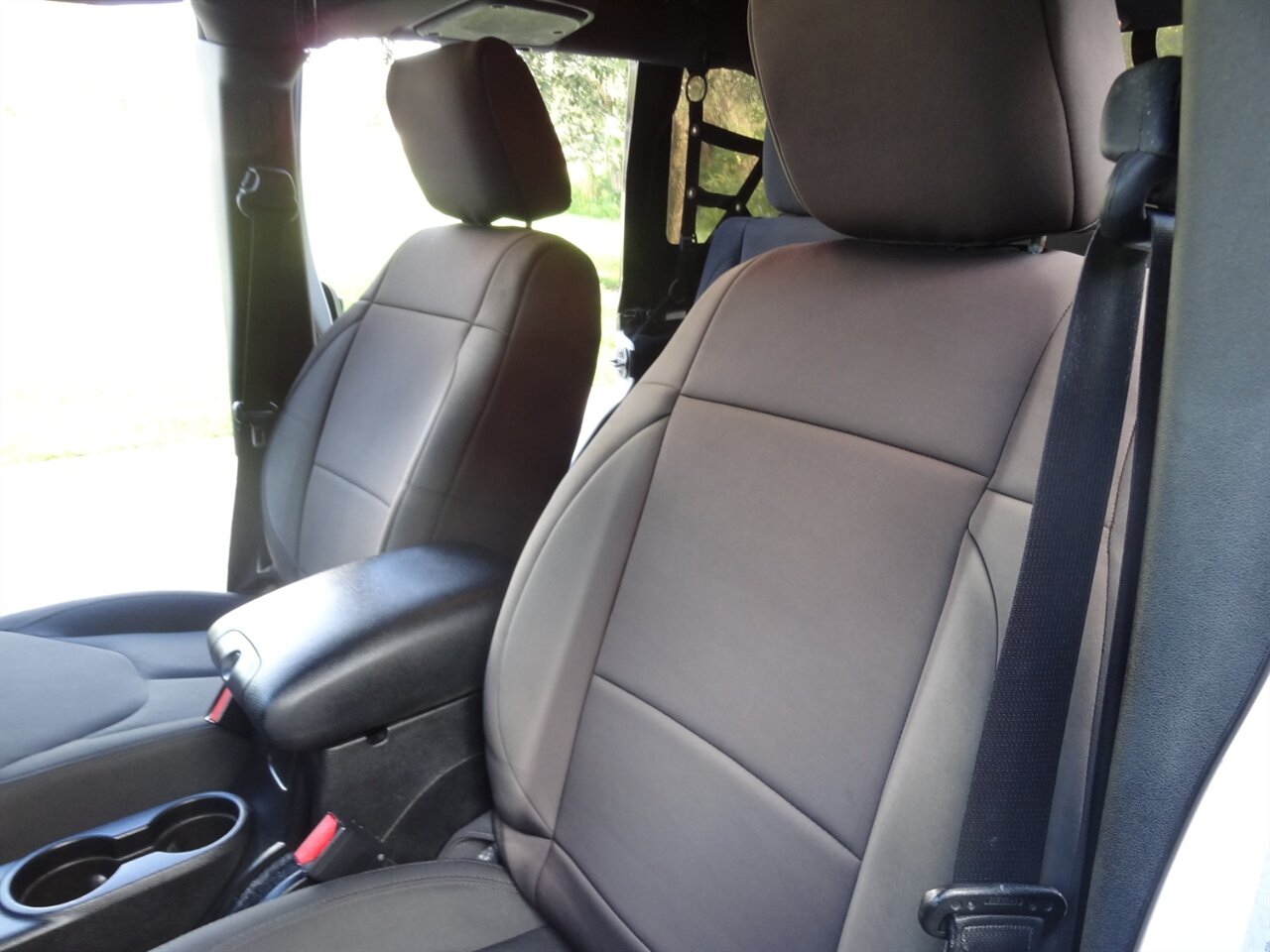 2016 Jeep Wrangler Unlimited Sport 4X4 - Photo 41 - Deland, FL 32720