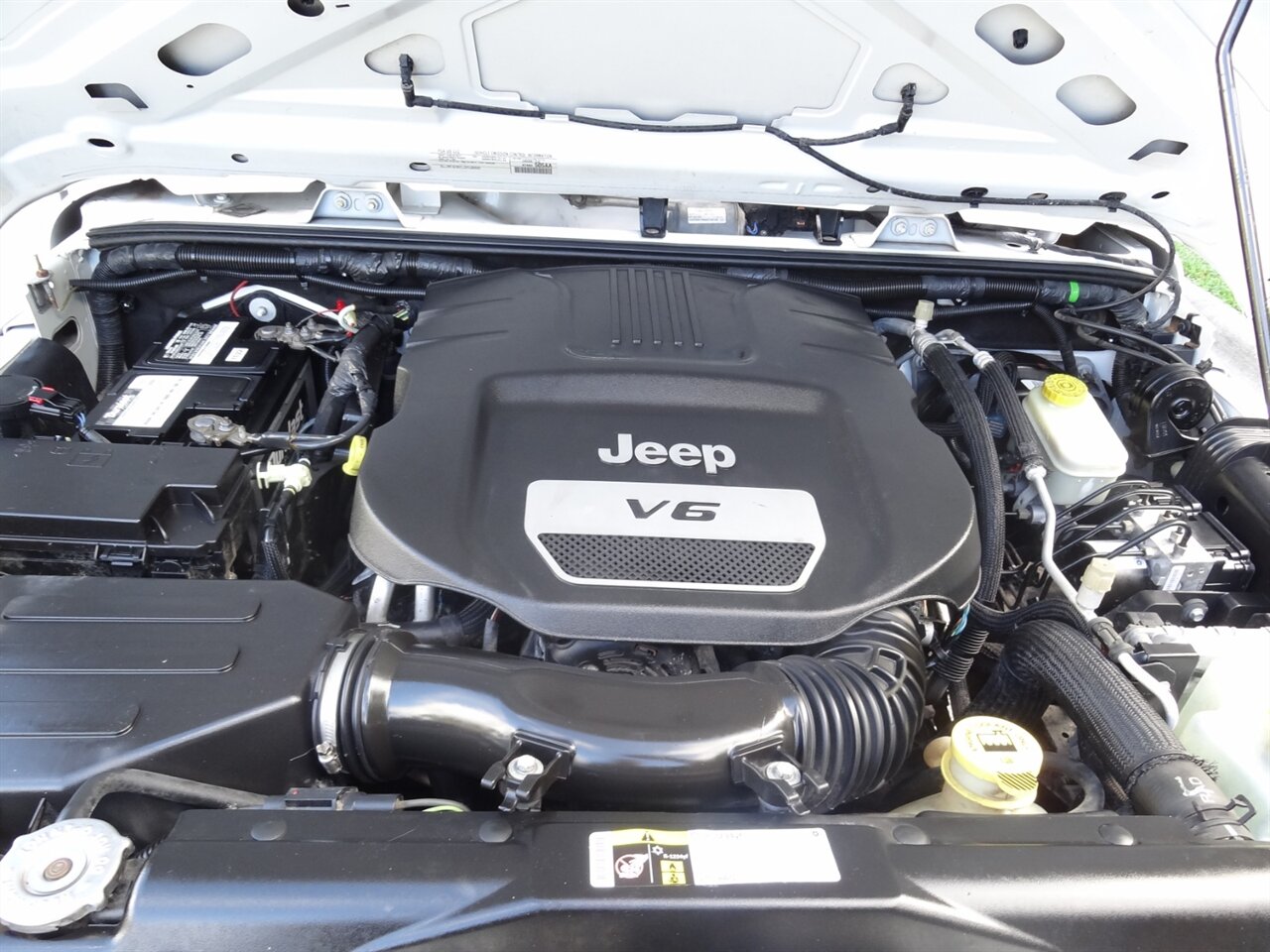 2016 Jeep Wrangler Unlimited Sport 4X4 - Photo 35 - Deland, FL 32720