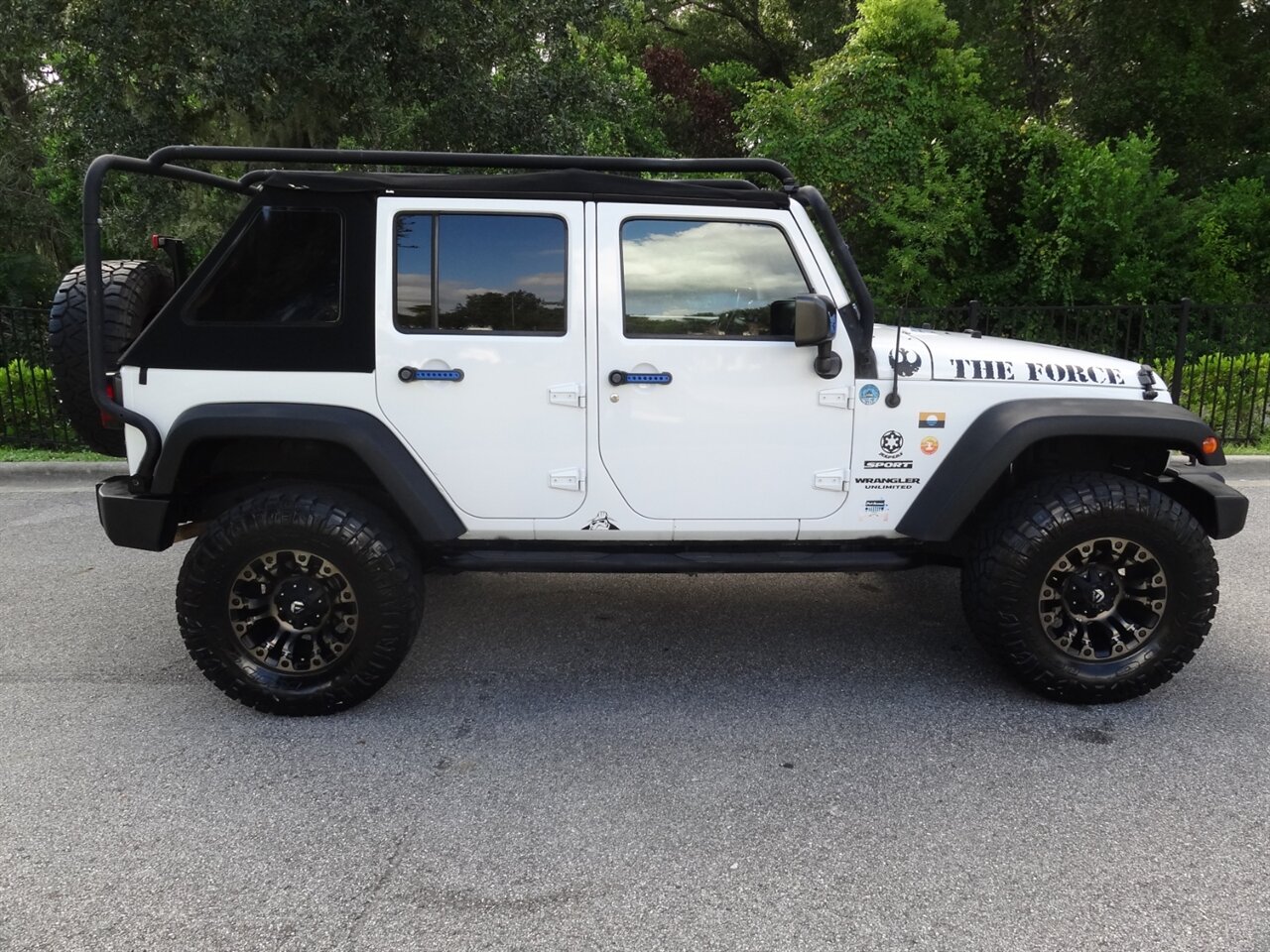 2016 Jeep Wrangler Unlimited Sport 4X4 - Photo 19 - Deland, FL 32720
