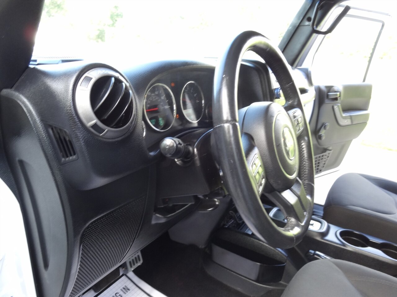 2016 Jeep Wrangler Unlimited Sport 4X4 - Photo 39 - Deland, FL 32720