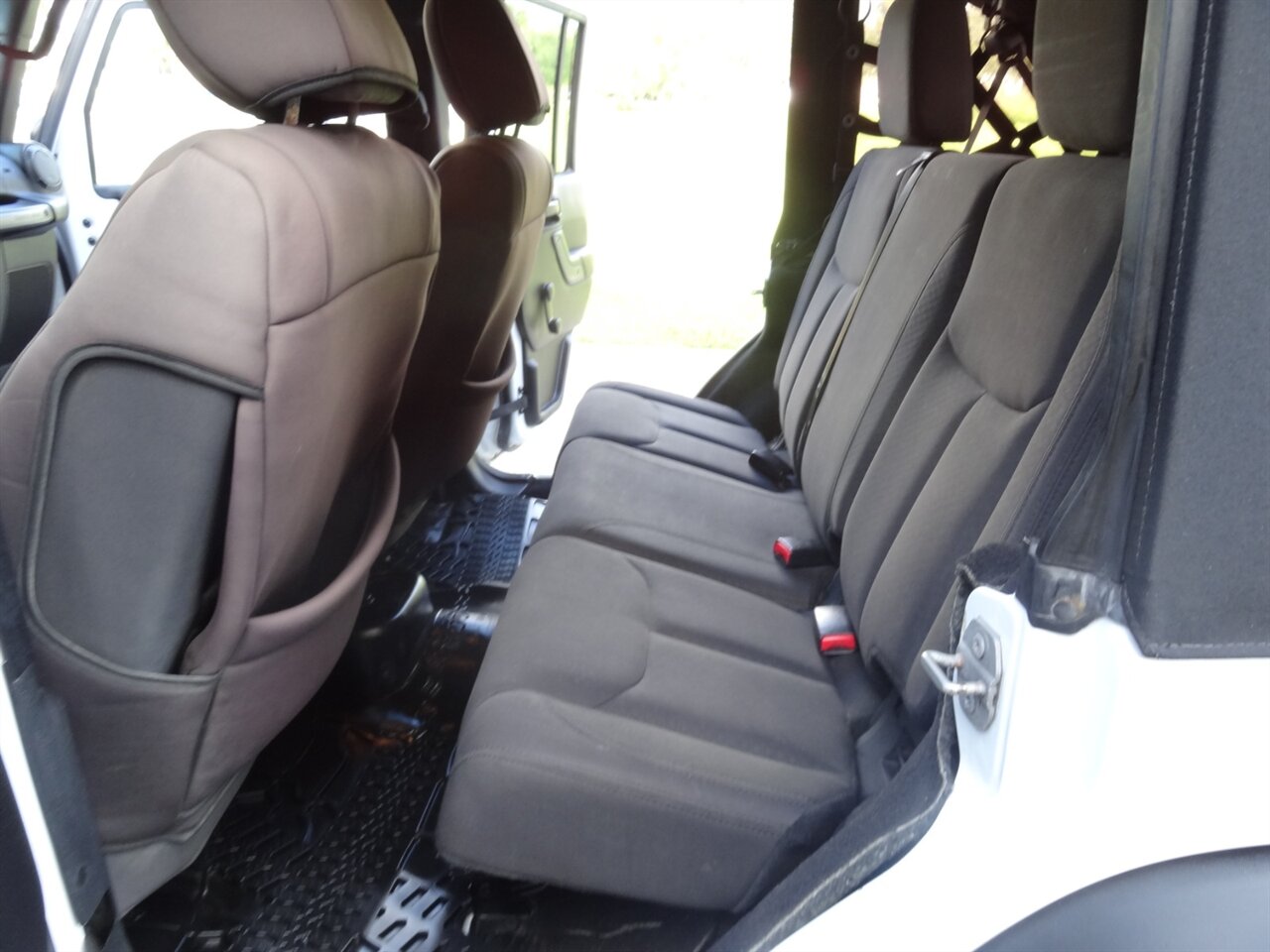 2016 Jeep Wrangler Unlimited Sport 4X4 - Photo 43 - Deland, FL 32720