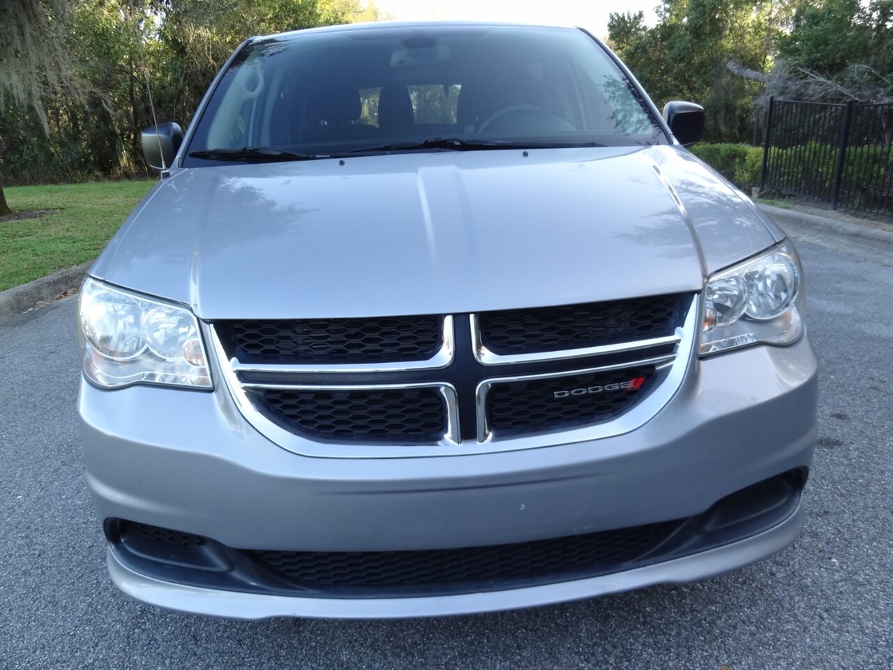 2019 Dodge Grand Caravan SE  Rear DVD entertainment - Photo 5 - Deland, FL 32720