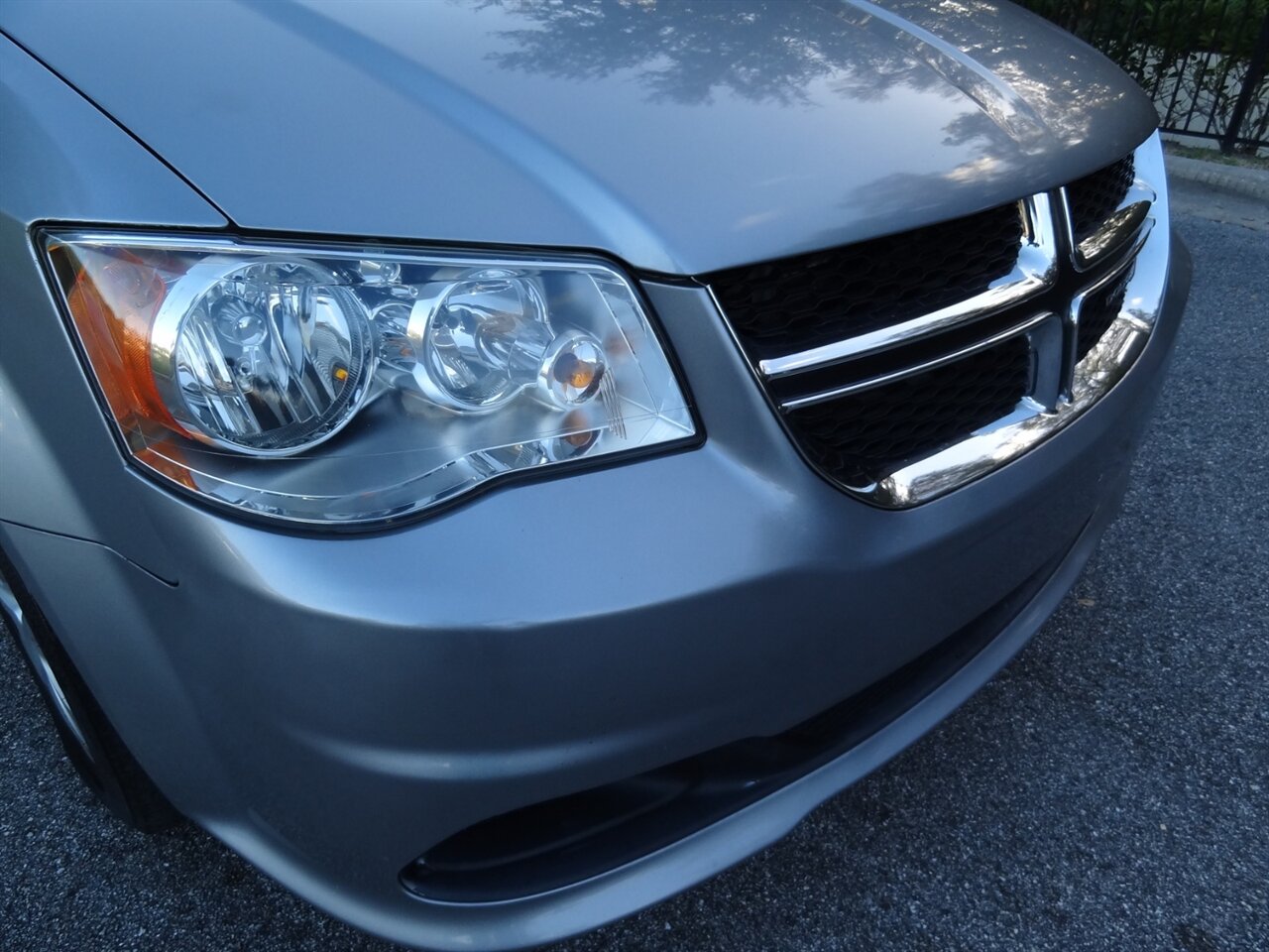 2019 Dodge Grand Caravan SE  Rear DVD entertainment - Photo 6 - Deland, FL 32720