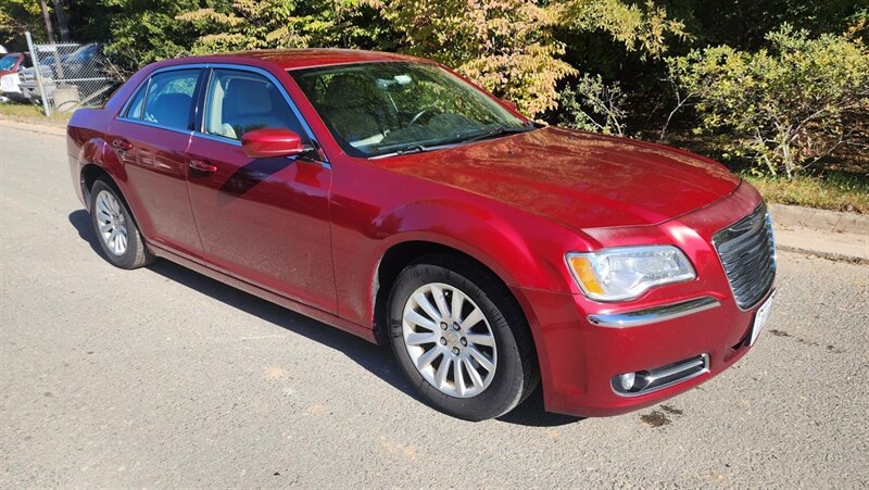 2014 Chrysler 300   - Photo 1 - Manassas, VA 20112