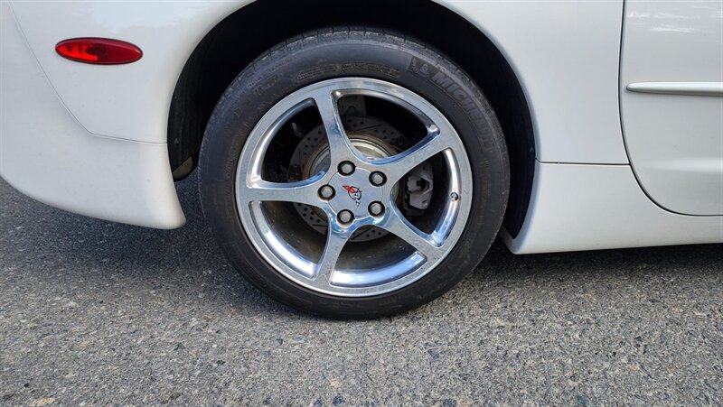 2001 Chevrolet Corvette   - Photo 11 - Manassas, VA 20112