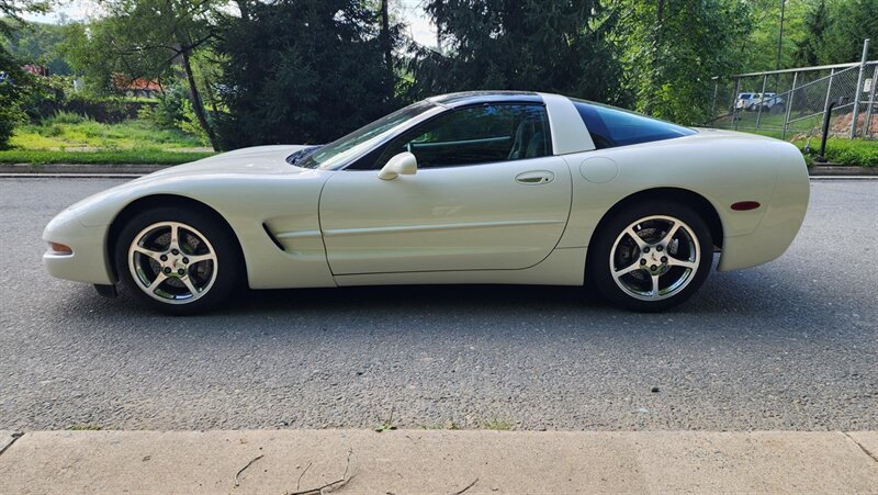 2001 Chevrolet Corvette   - Photo 6 - Manassas, VA 20112