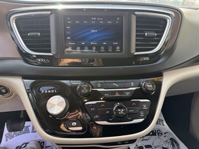 2018 Chrysler Pacifica Touring L - Photo 11 - Roosevelt, UT 84066