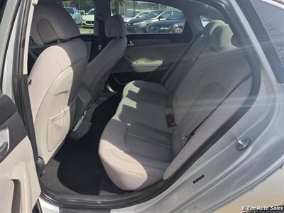 2017 Hyundai SONATA - Photo 9 - Garner, NC 27529