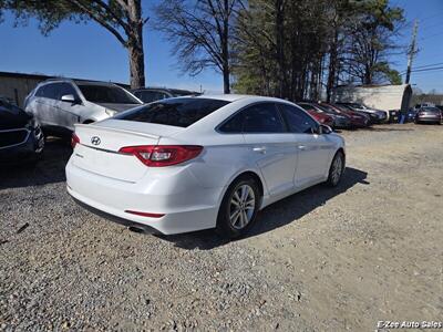 2017 Hyundai SONATA SE   - Photo 4 - Garner, NC 27529