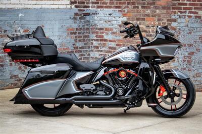 2022 Harley-Davidson Custom CUSTOM ROAD GLIDE   - Photo 3 - Orlando, FL 32820