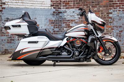 2021 Harley-Davidson Touring CUSTOM STREET GLIDE ULTRA CONVERTIBLE   - Photo 32 - Orlando, FL 32820