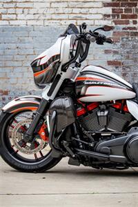 2021 Harley-Davidson Touring CUSTOM STREET GLIDE ULTRA CONVERTIBLE   - Photo 9 - Orlando, FL 32820