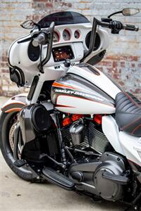 2021 Harley-Davidson Touring CUSTOM STREET GLIDE ULTRA CONVERTIBLE   - Photo 11 - Orlando, FL 32820