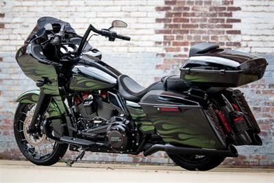 2023 Harley-Davidson Touring CVO ROAD GLIDE  FLTRXSE - Photo 2 - Orlando, FL 32820