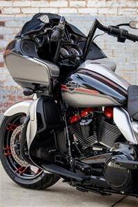 2022 Harley-Davidson Custom FLTRK   - Photo 10 - Orlando, FL 32820