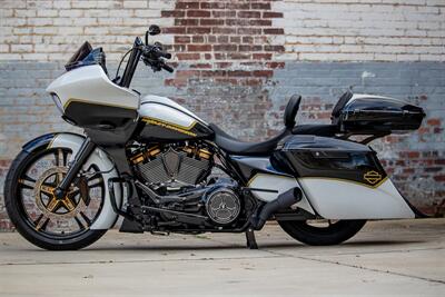 2022 Harley-Davidson Custom CUSTOM ROAD GLIDE  GOLD MEMBER - Photo 3 - Orlando, FL 32820