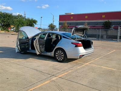 2023 Nissan Altima 2.5 SV   - Photo 16 - Houston, TX 77082